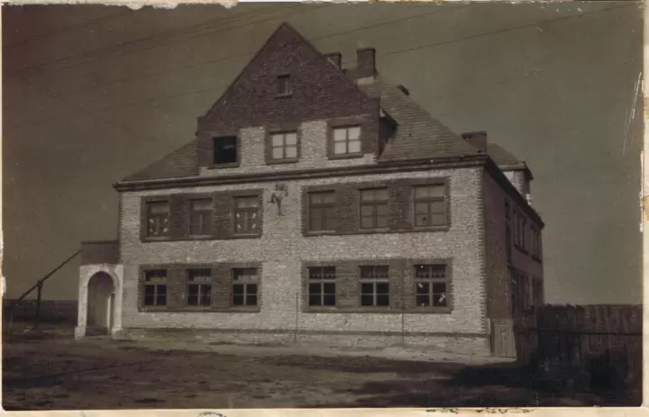 Zdjęcie: Budynek szkoły z roku 1948